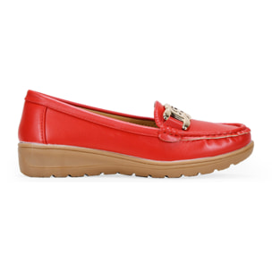 Mocasines rojos con cadena de eslabones en plata