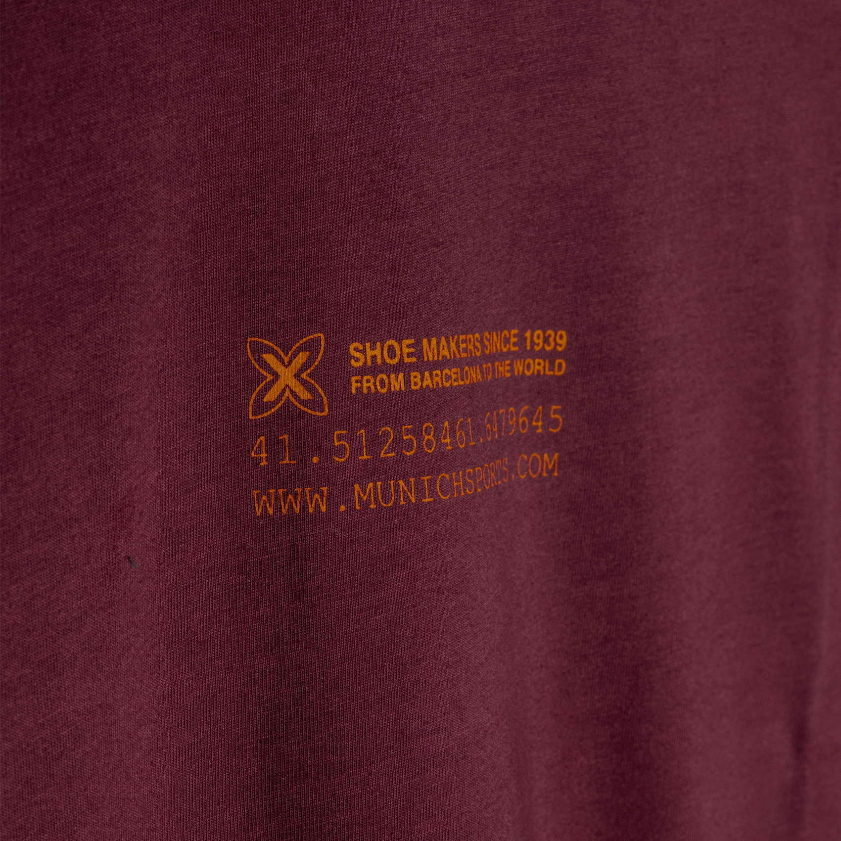 Camiseta MUNICH oversize streetwear de algodón orgánico burdeos