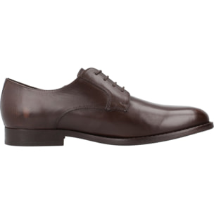 Zapatos de Vestir Hombre de la marca GEOX  modelo U HAMPSTEAD Brown