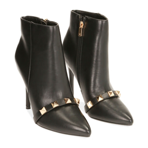 Botines negros, tacón 11 cm.
