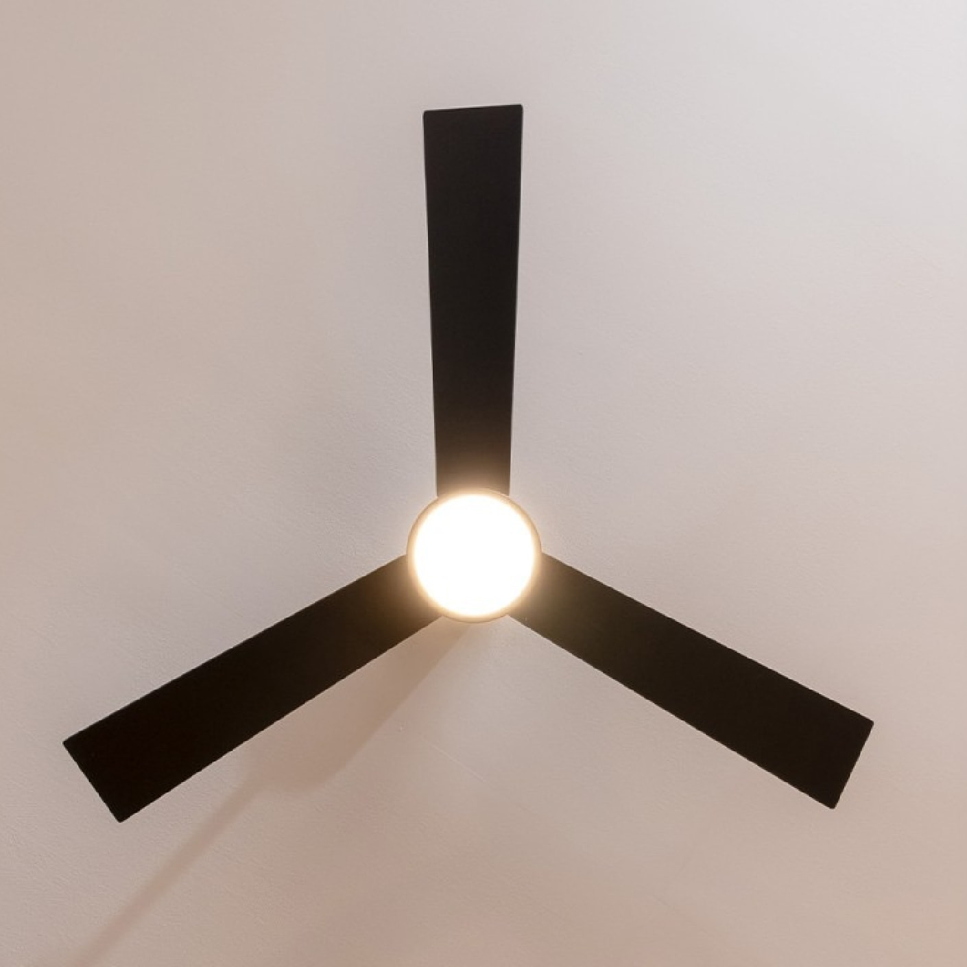 Cecotec Ventilateur de plafond EnergySilence Aero 4850 Style Black