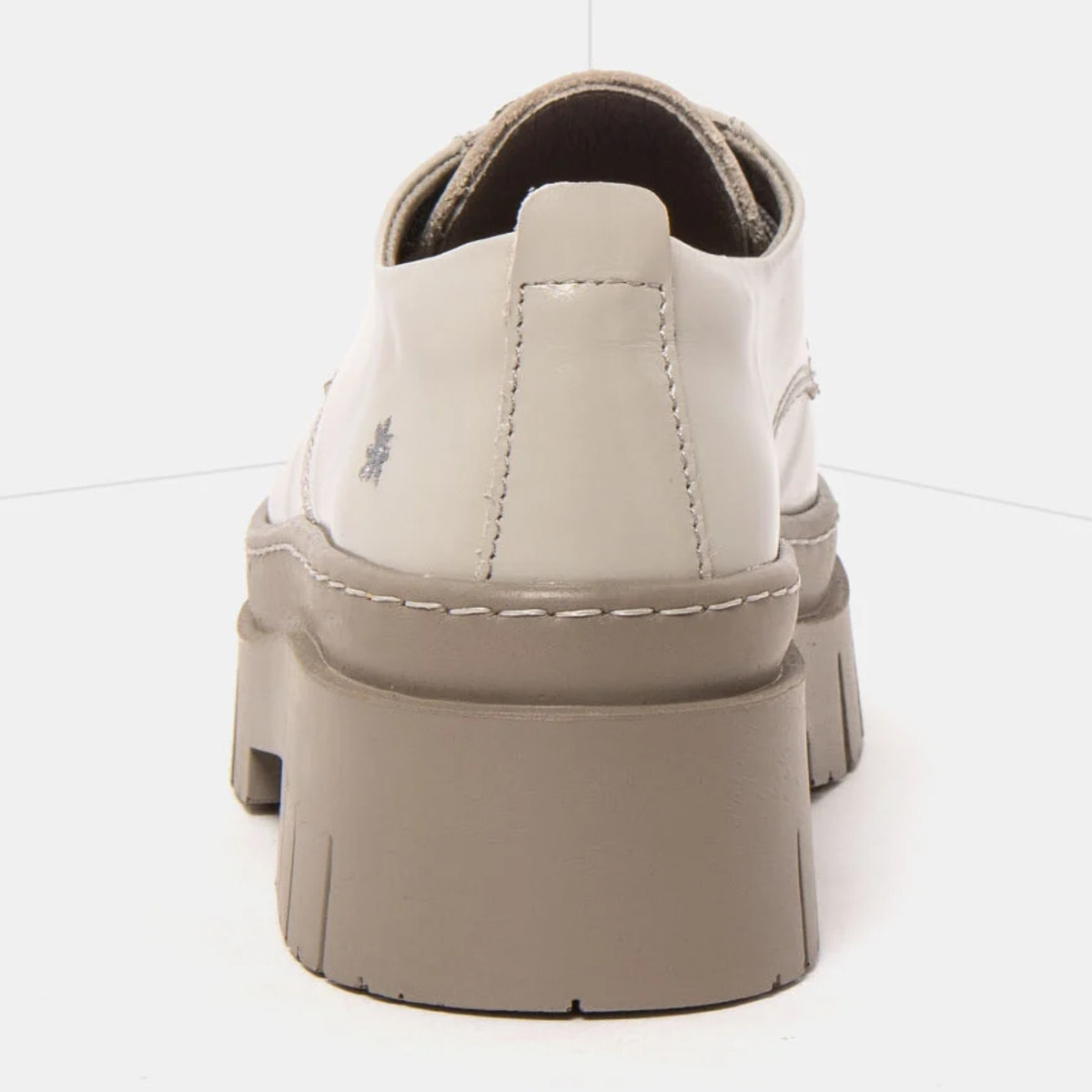 Zapatos 1952 NAPPA SHINNY CINDER/ AMBERES color Cinder