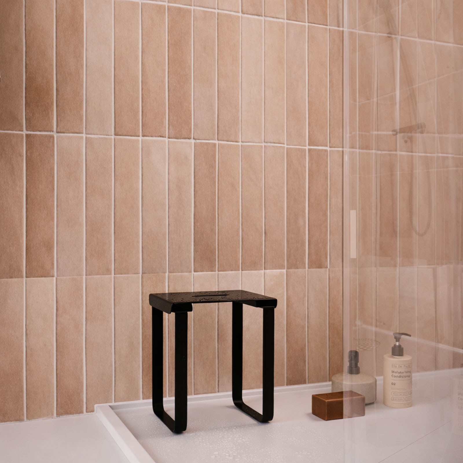 SIEGE DE DOUCHE EN INOX NOIR MAT - 40x30x46 cm