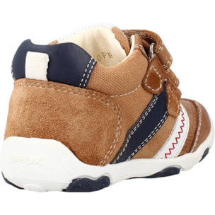 Zapatos Niño de la marca GEOX  modelo B N.BALU B. A MARRON