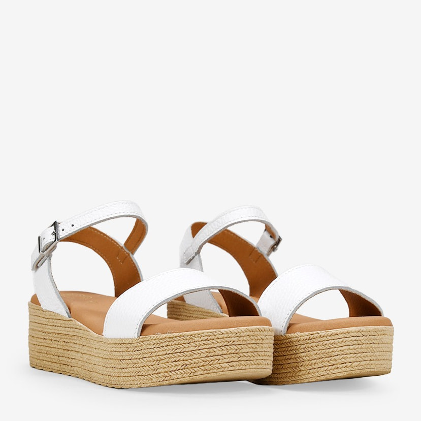 Sandalias de piel blancas con plataforma efecto esparto