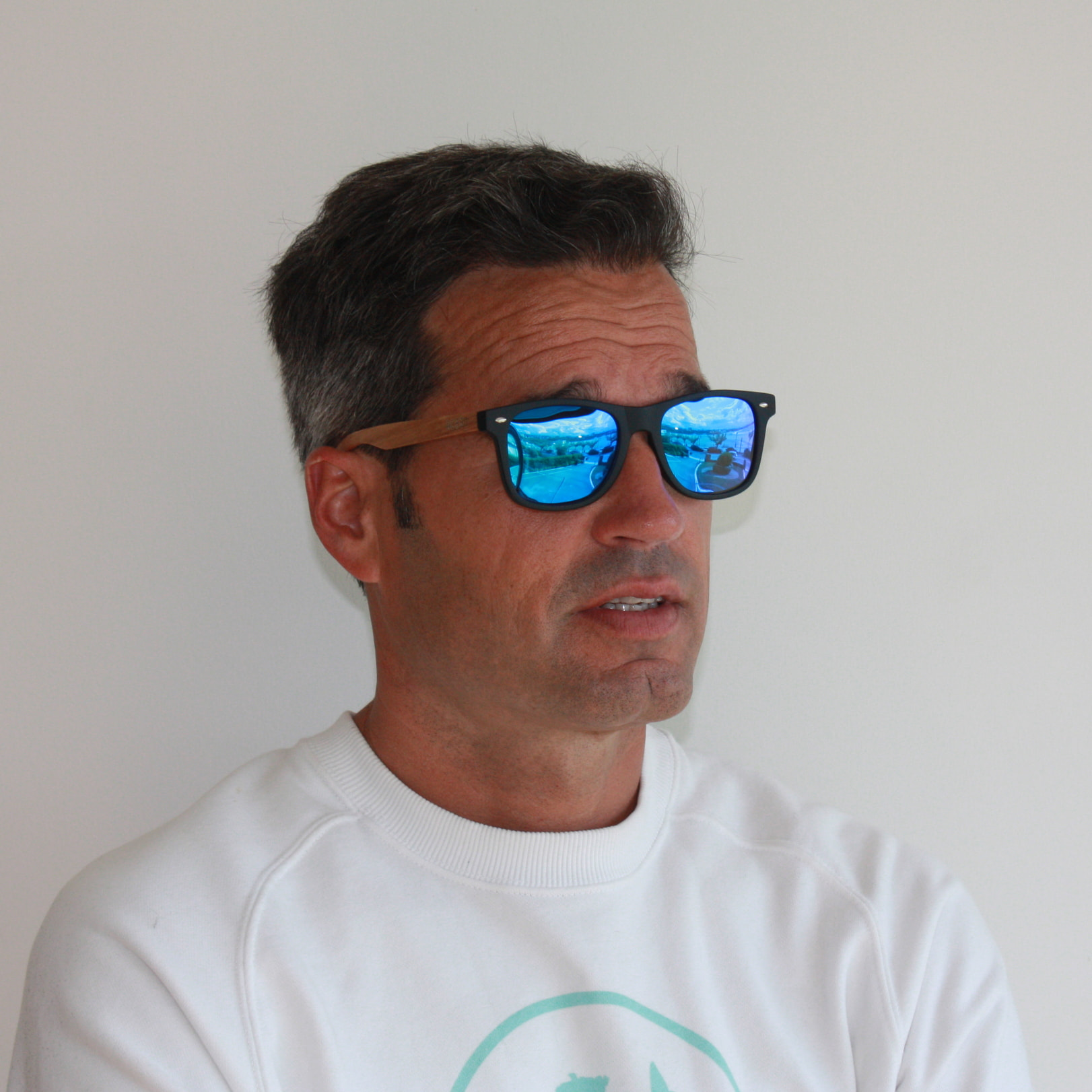 Gafas de sol OCEAN BEACH WOOD - De madera negro con patillas marrón y / Revo azul