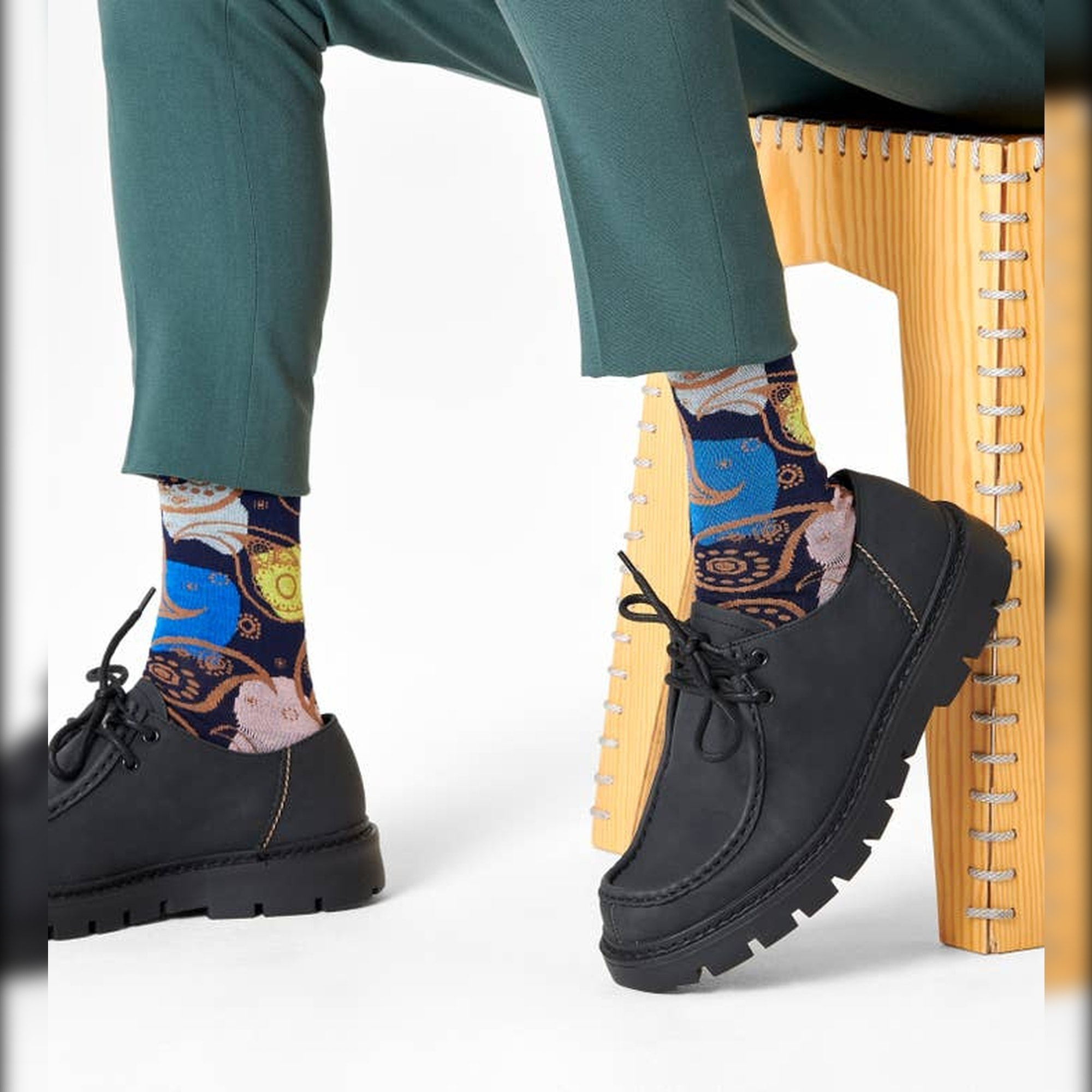 Calcetines dressed abstract paisley