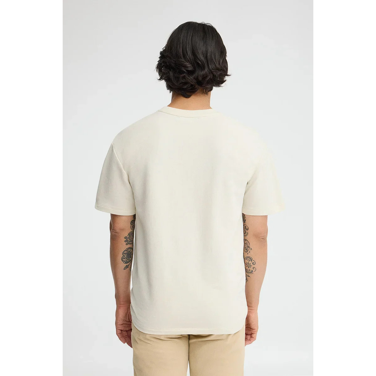 Camiseta color crudo con microestructura y parche Polo Club