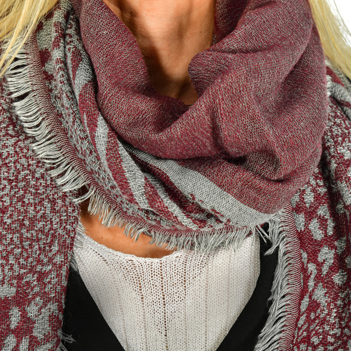 Fular sciarpa design animal print doppia patta modal e lana. Made in Italy.