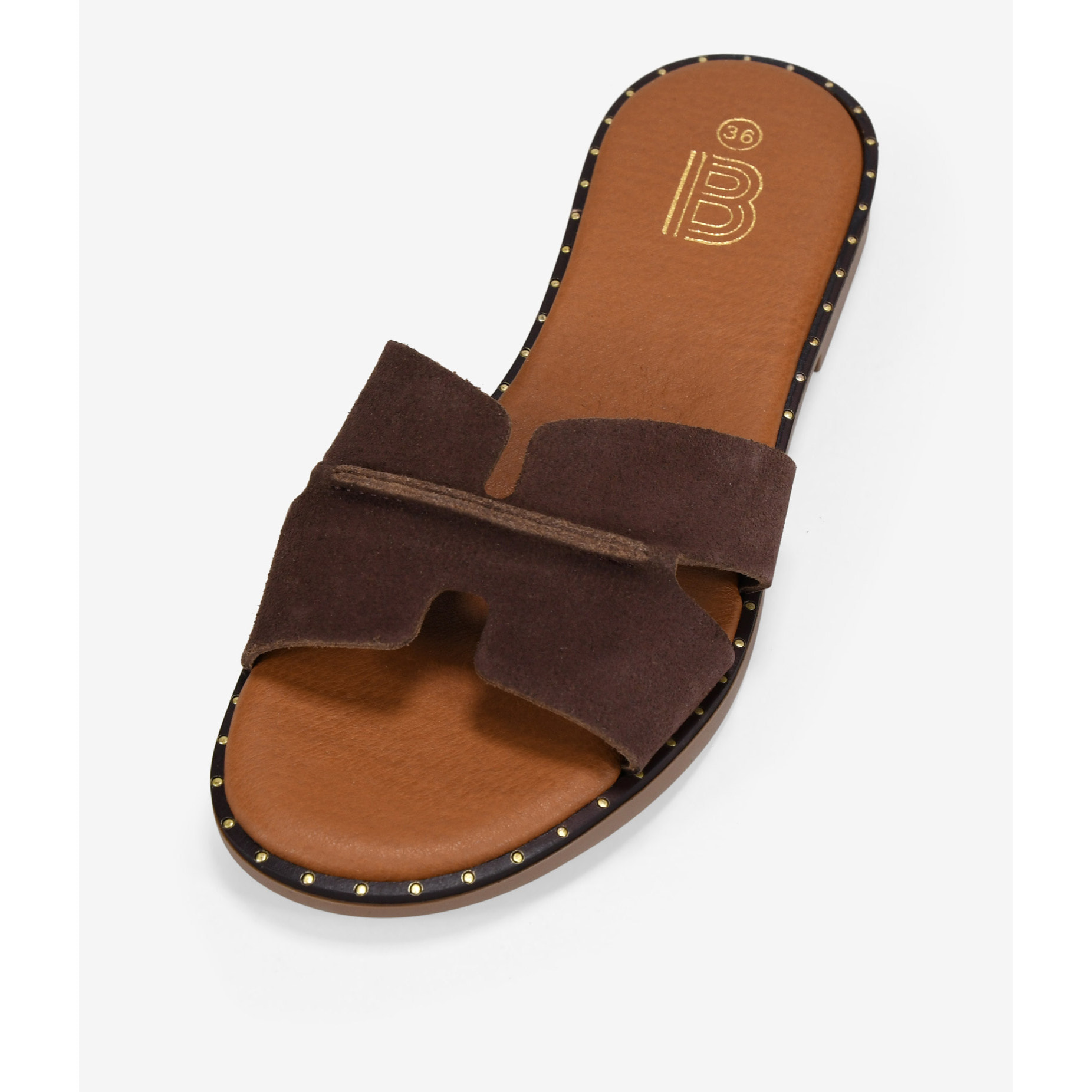 Sandalias planas marrones en serraje piel