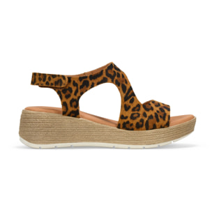 Sandalias leopardo piel con cuña