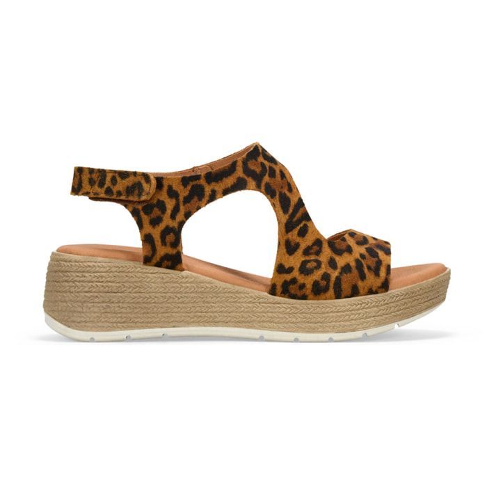Sandalias leopardo piel con cuña