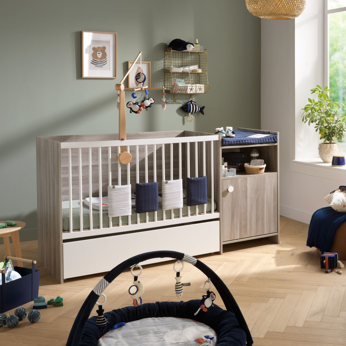 Lit bébé combiné 120x60 évolutif en 90x190 en décor bois avec commode à langer 1 porte