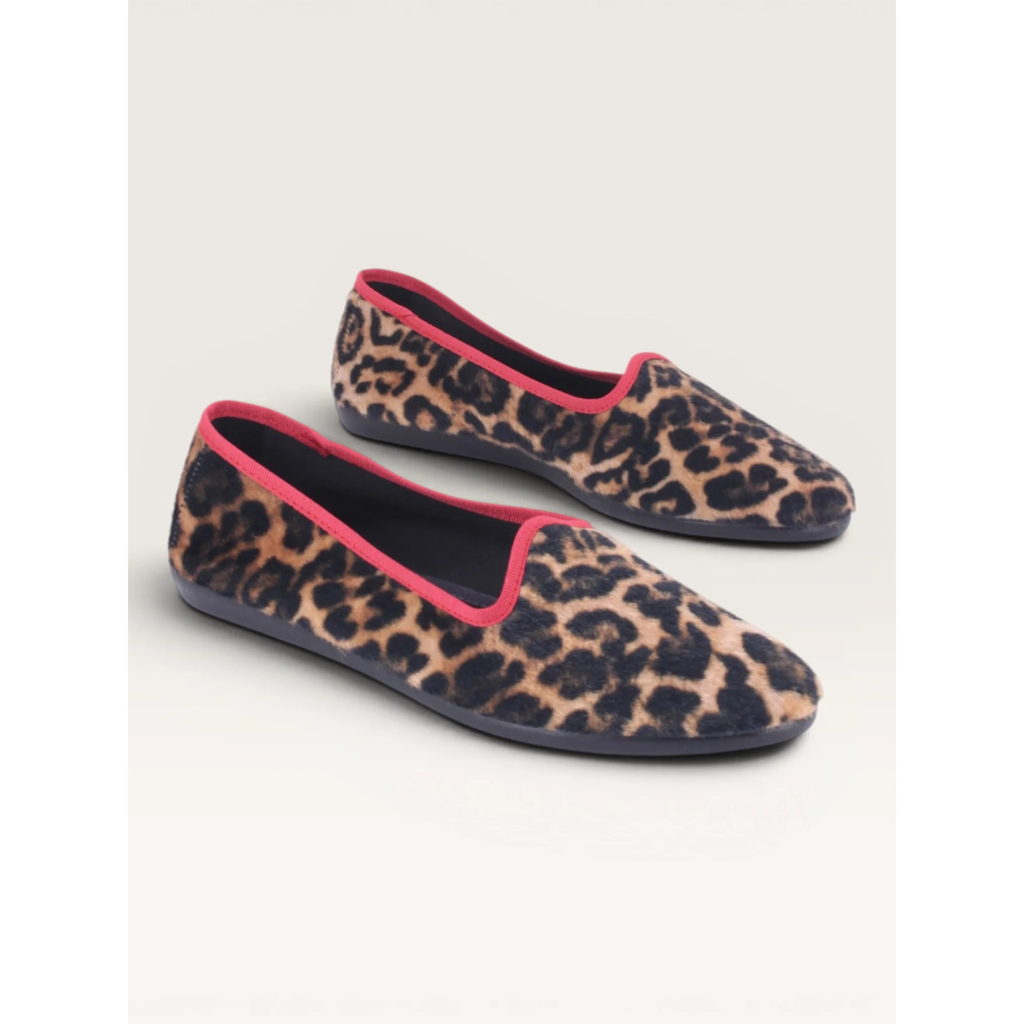 PAUSE RedLeopard