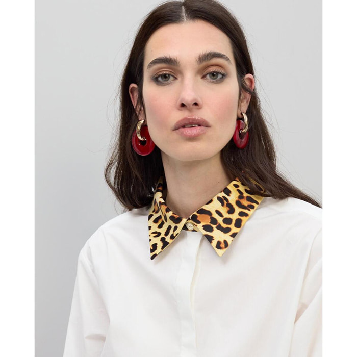 Blusa in popeline con stampa animalier a contrasto