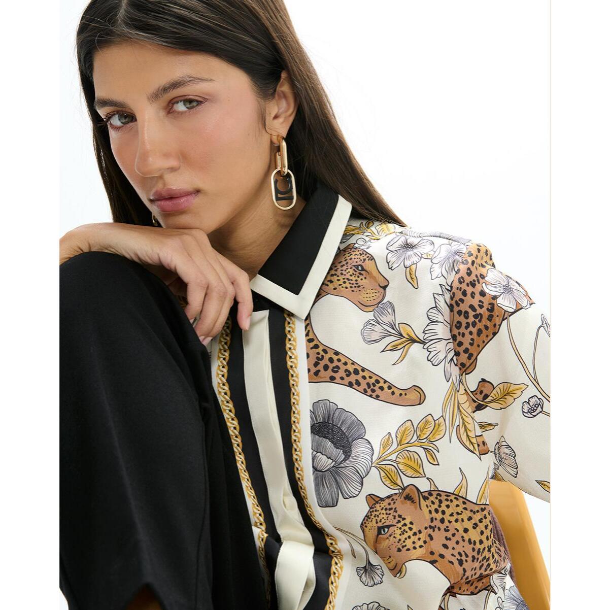 Camicia con stampa leopardata e bordo