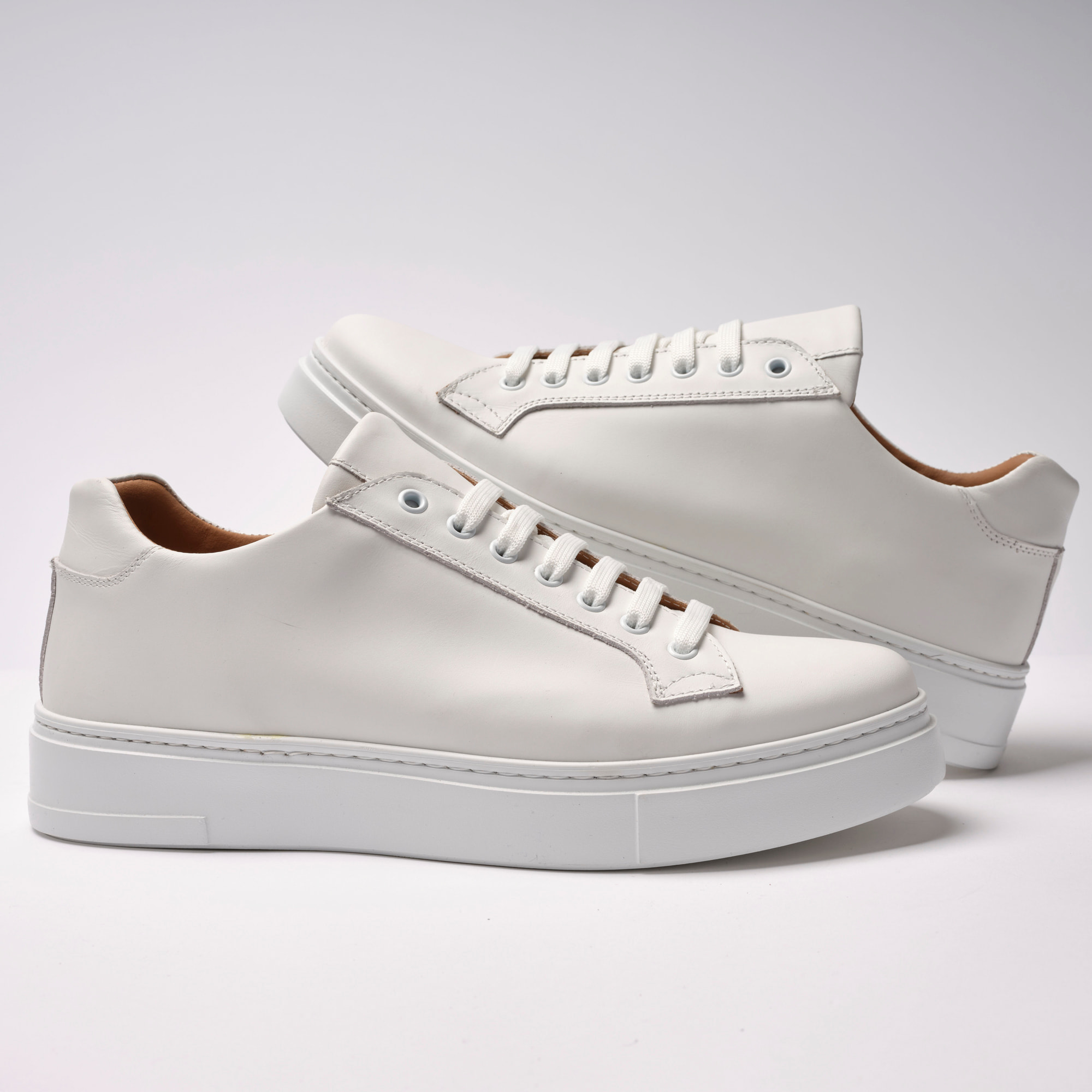 Classic Lace-up Sneaker British Passport Bianco