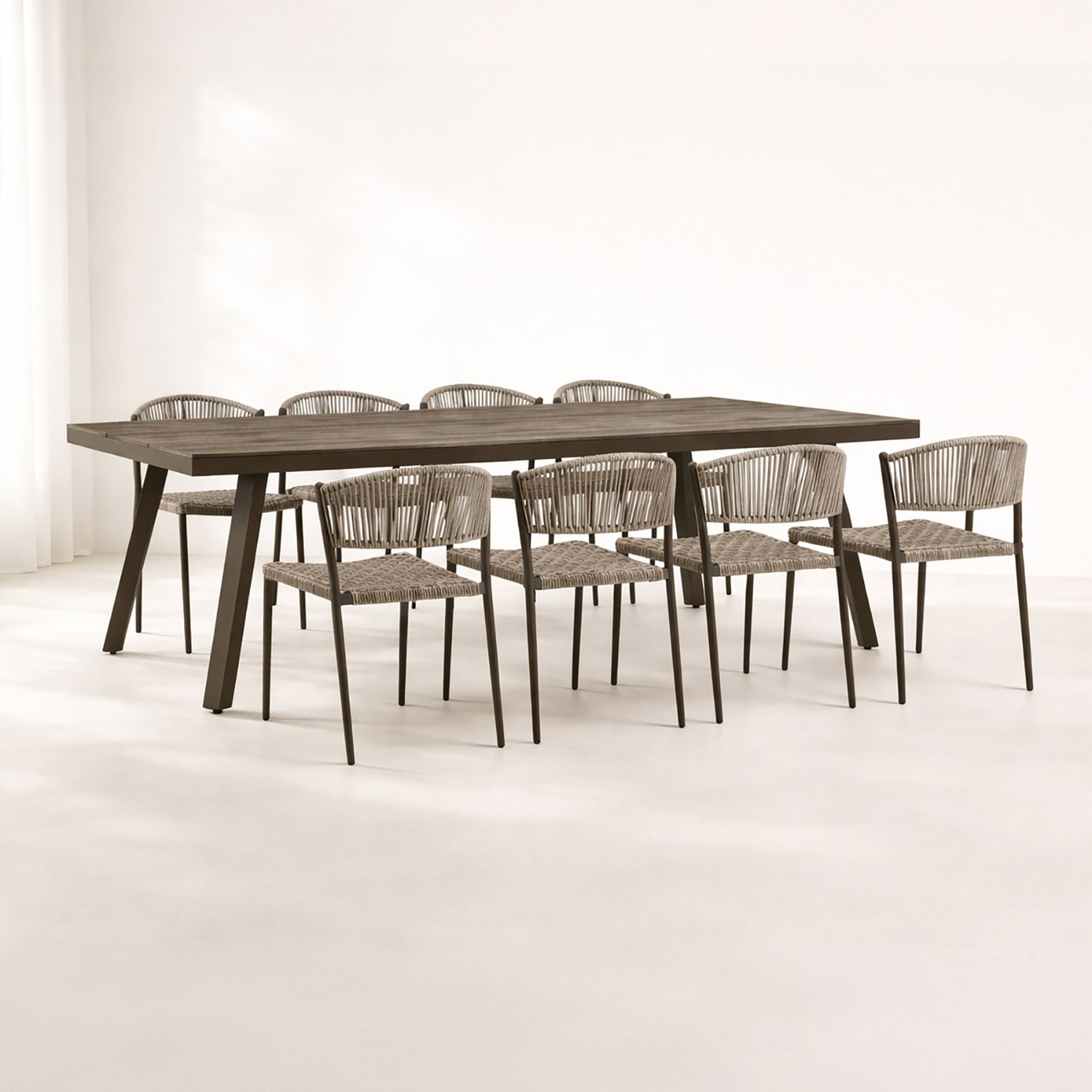 Ensemble de jardin table et 8 chaises en aluminium moka MADRAGUE