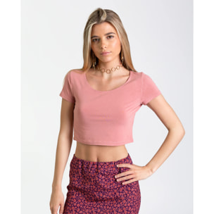 Camiseta de mujer cropped de manga corta.