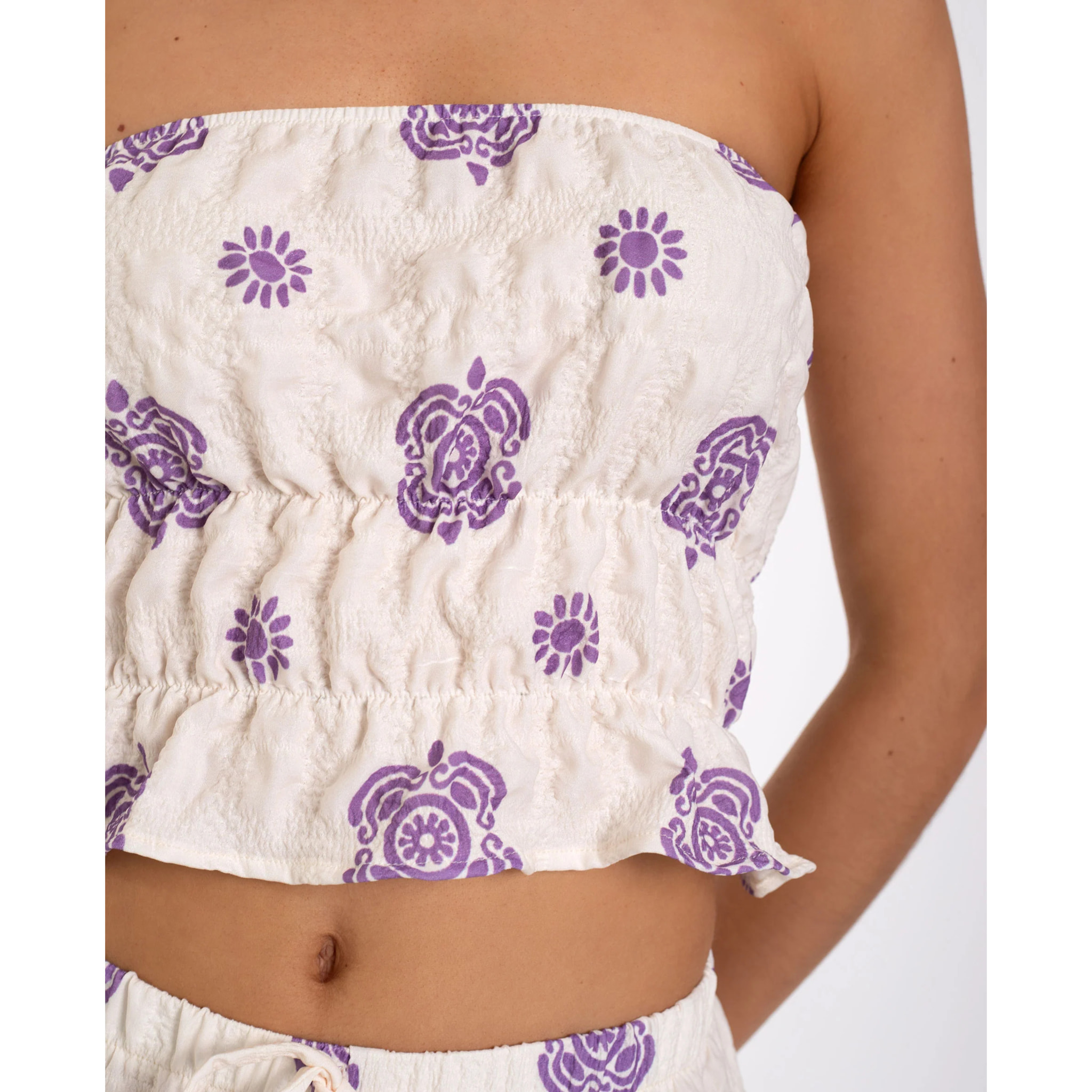 Top de mujer palabra de honor corto