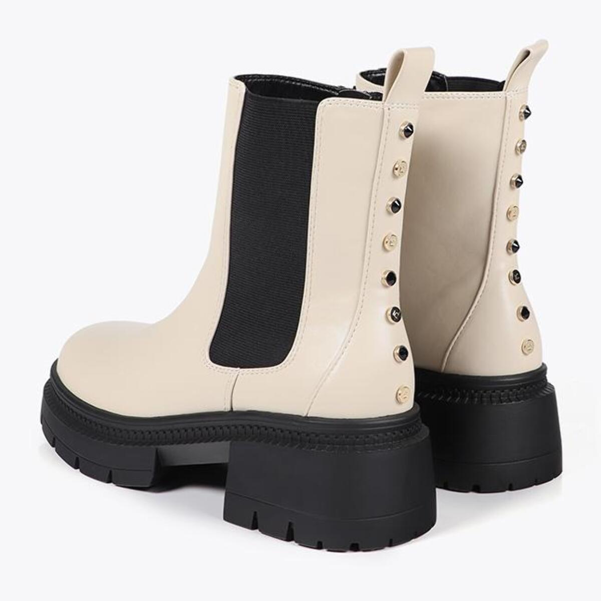 Stivaletto con Suola Track e Dettagli Metallici