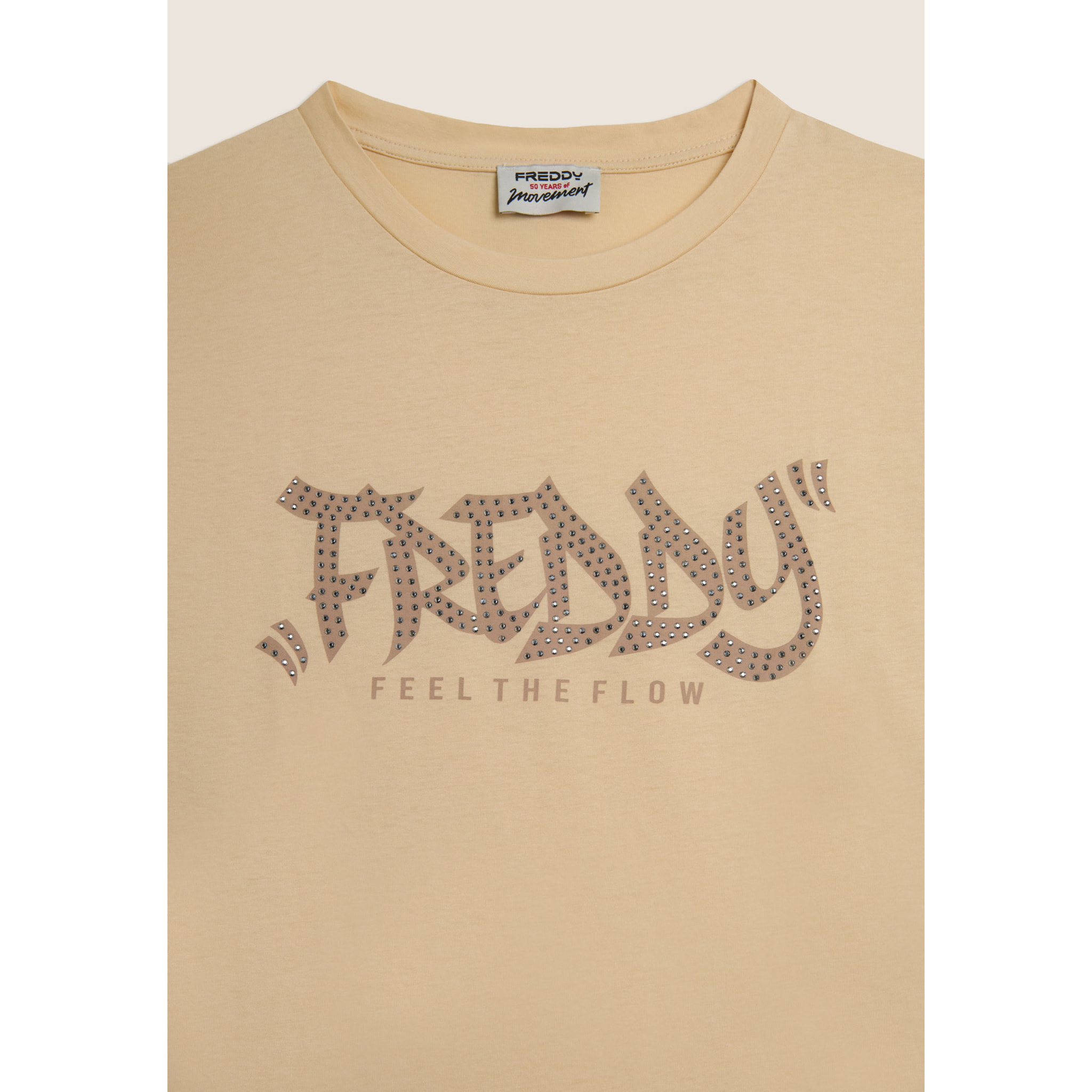 T-shirt con stampa "FREDDY FEEL THE FLOW" e borchie