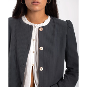 Chaqueta de mujer entallada con hombreras