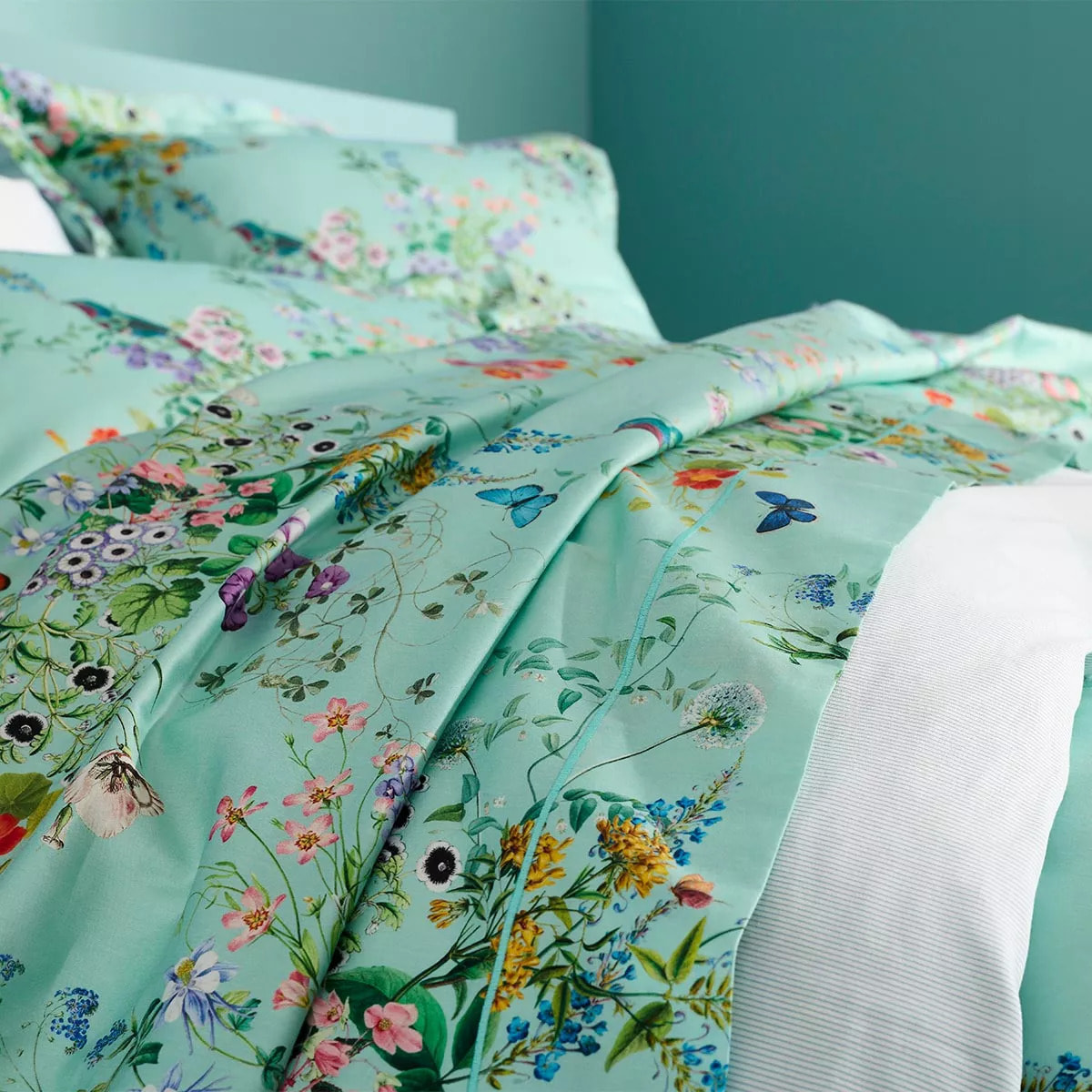 Drap plat satin de coton 115 g/m² imprimé bleu vert Le printemps azur