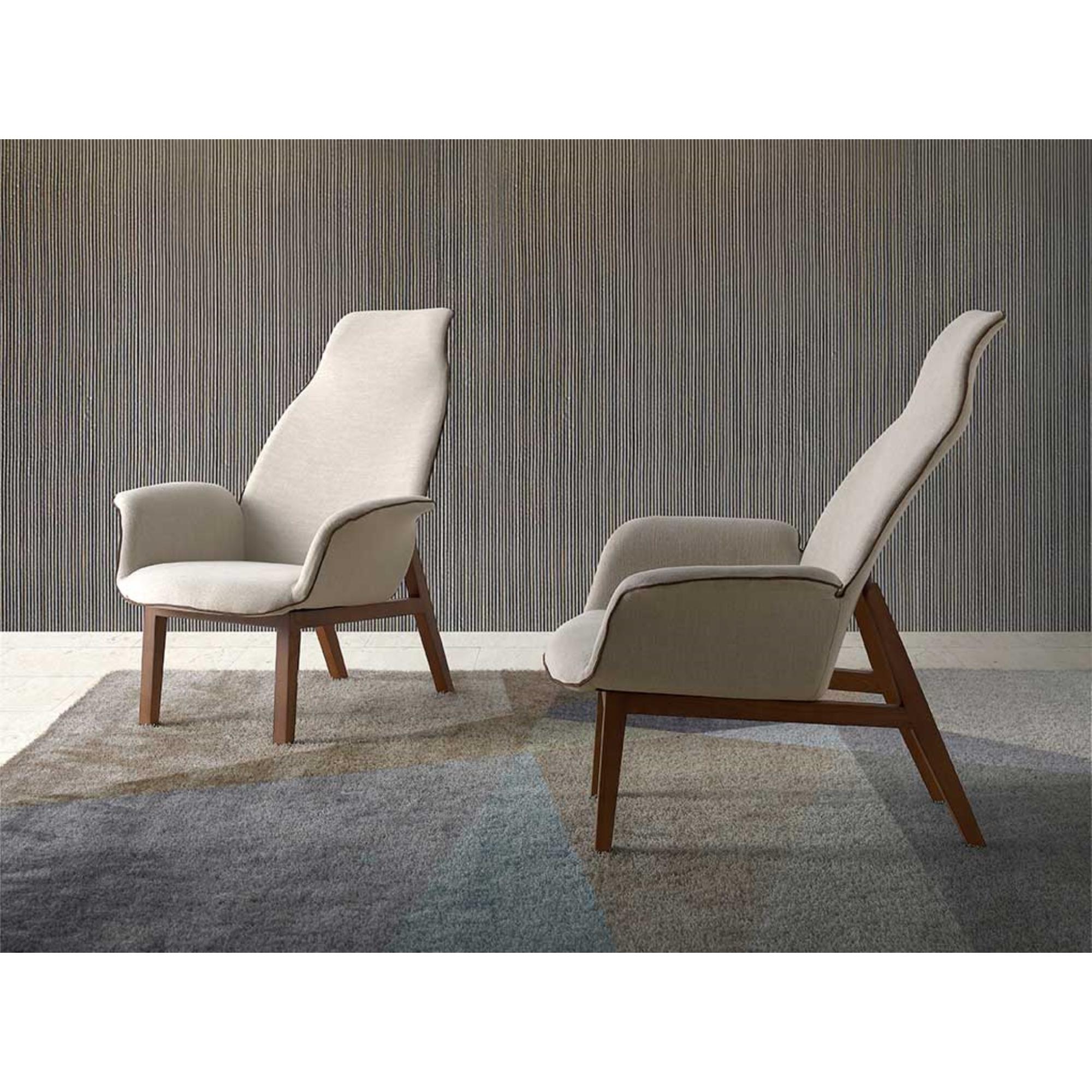 Sillón con reposabrazos MANCHESTER - tela beige y marrón, nogal - 67x60x69cm