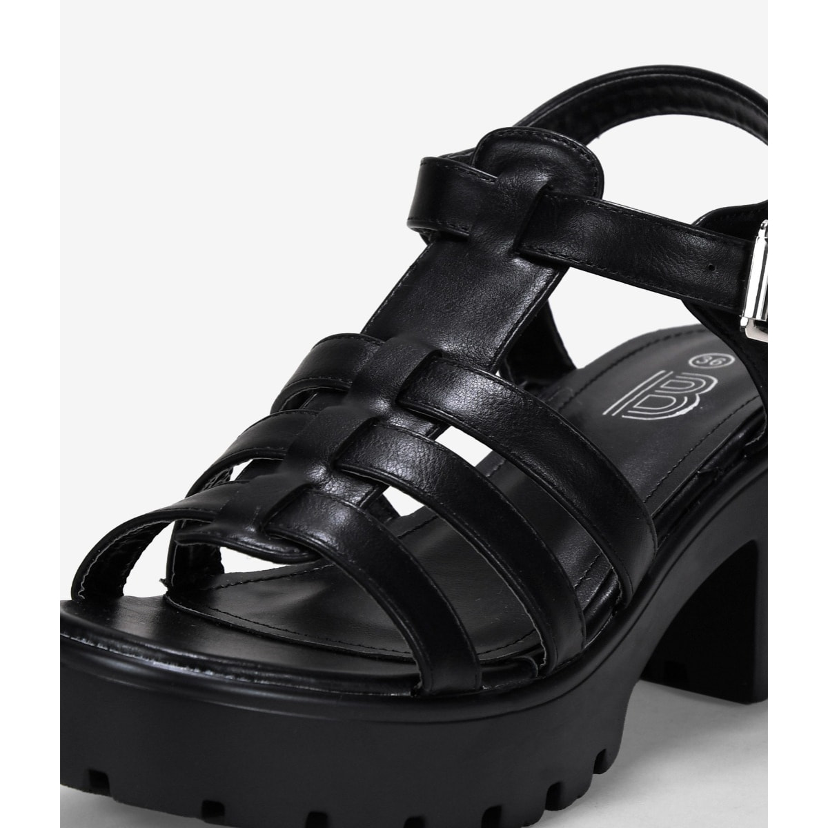 Sandalias cangrejeras negras con tacón y suela dentada