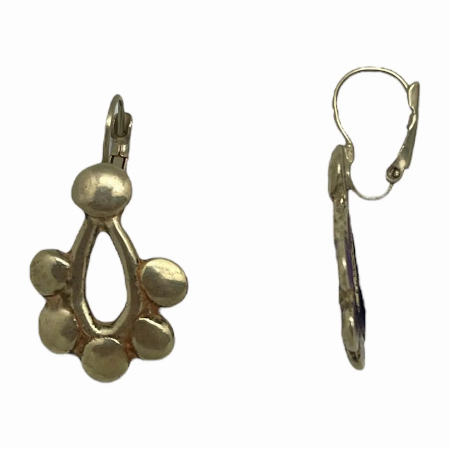 Pendiente dormilona racimo en dorado