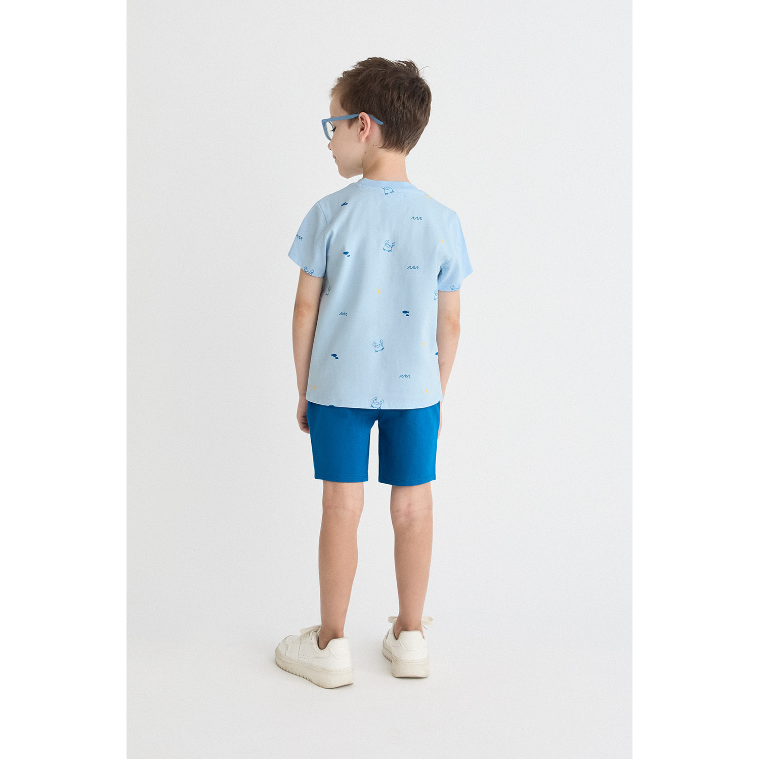 Conjunto de camiseta con estampado marino de cangrejos y pececitos y shorts lisos a juego | Color: Nautic | Street Monkey