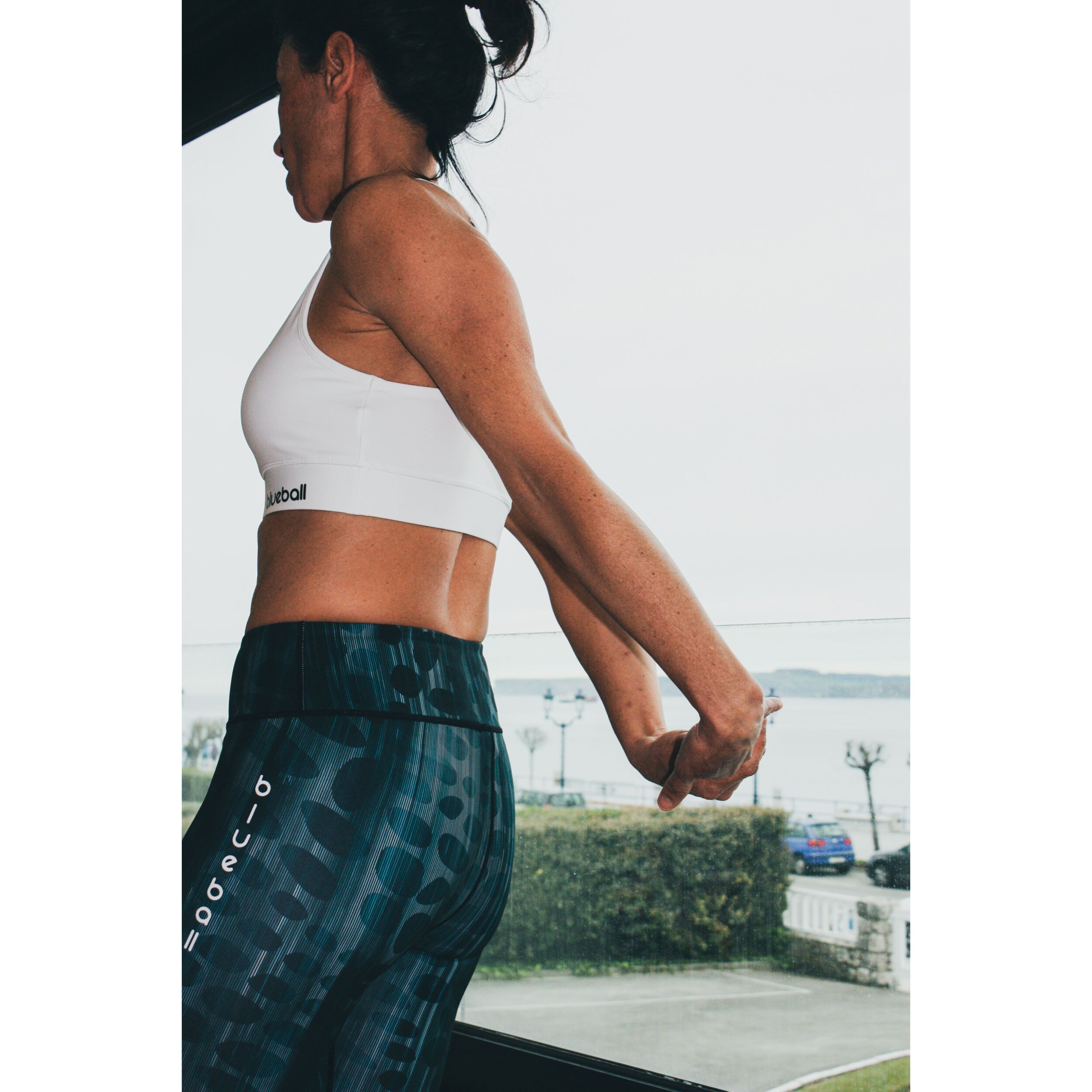 SUJETADOR DEPORTIVO SLIM MUJER BLUEBALL EN BLANCO