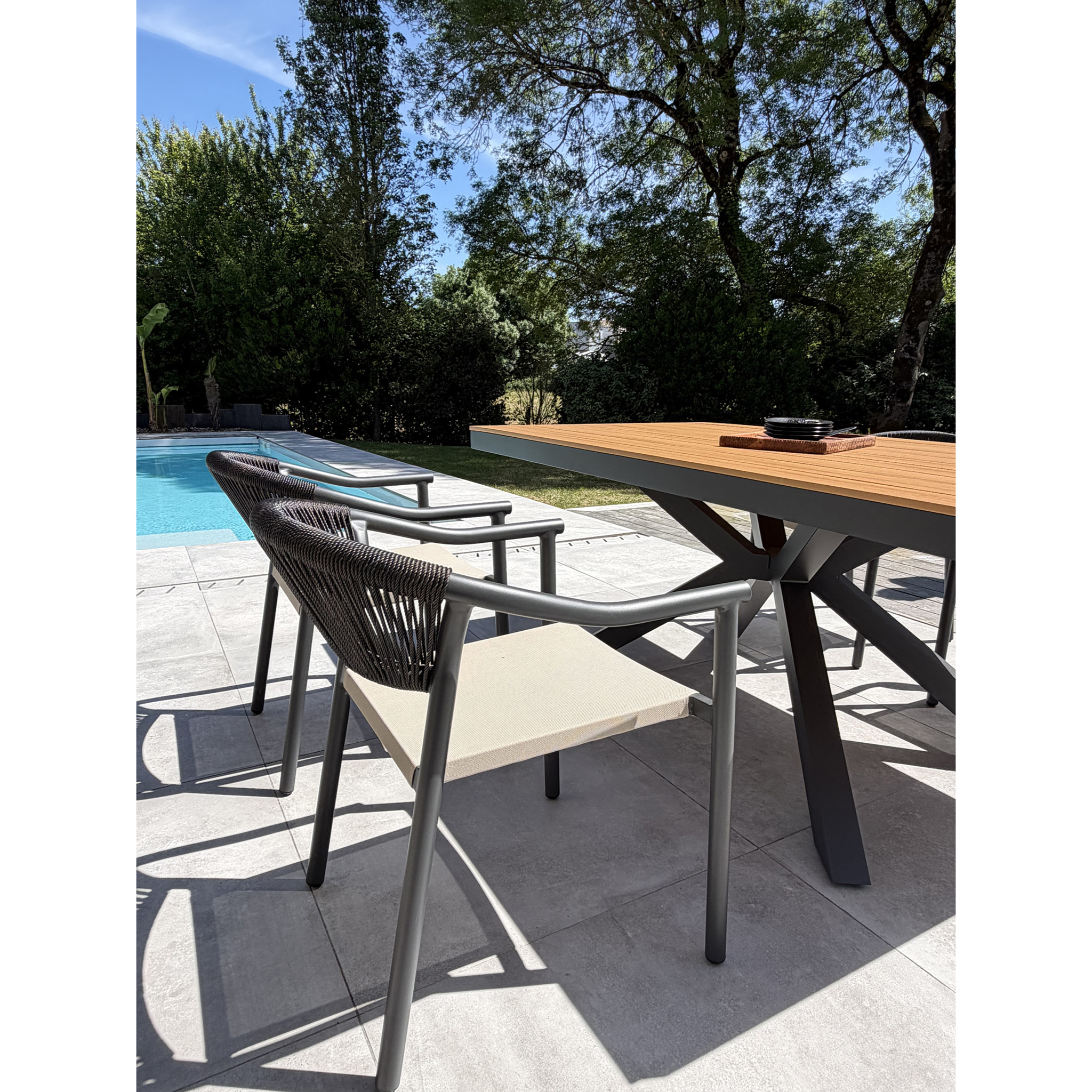 LAMU - Ensemble repas de jardin 4 places en alu - Gris anthracite