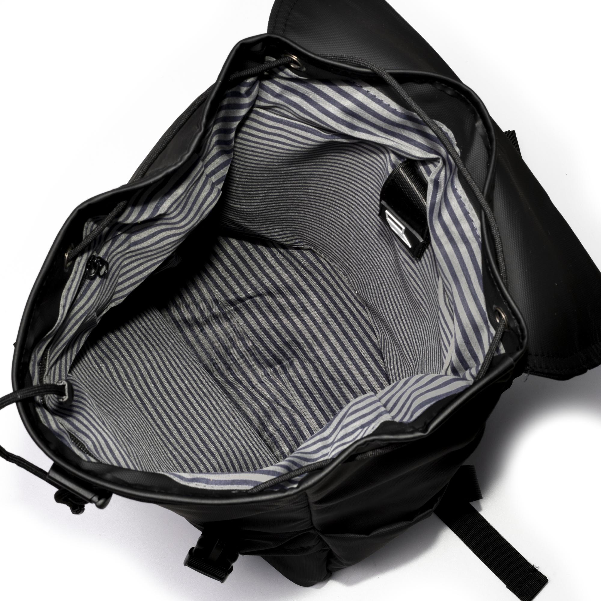 Mochila multi compartimento, porta Laptop 13''. Capa impermeable. Adaptable a Trolley. Repelente al agua.