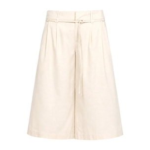 Pantalón recto tipo bermudas culotte con cinturón de mujer
