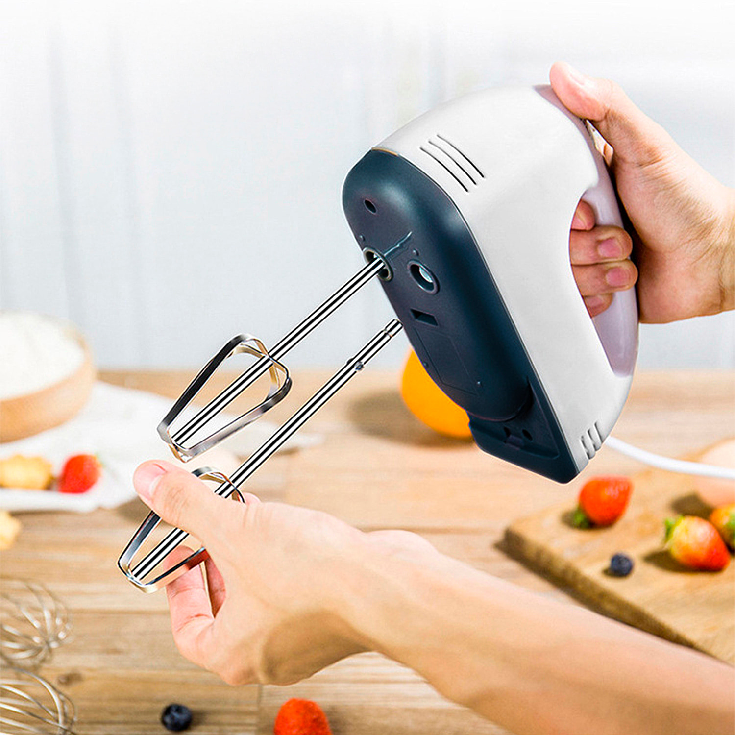 Frullatore a mano doppio con fruste da 260W, 7 velocità e funzione di estrazione turbo.