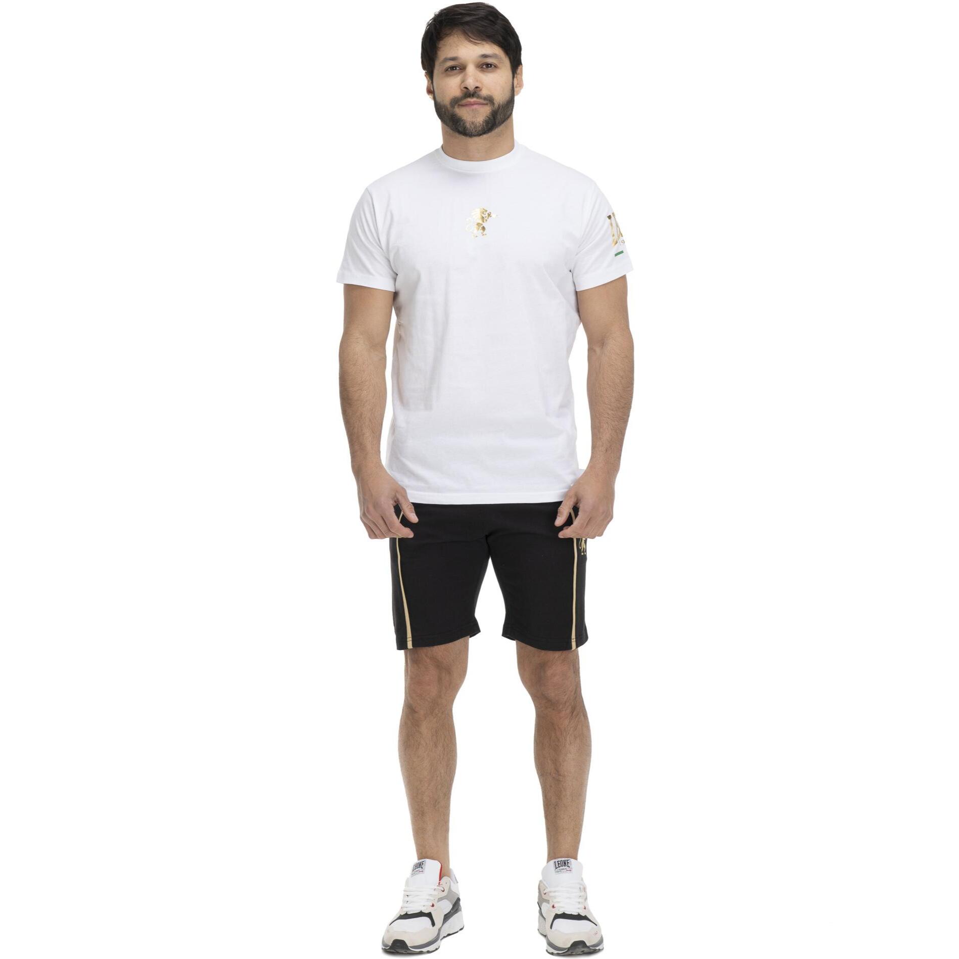 traje de hombre dorado