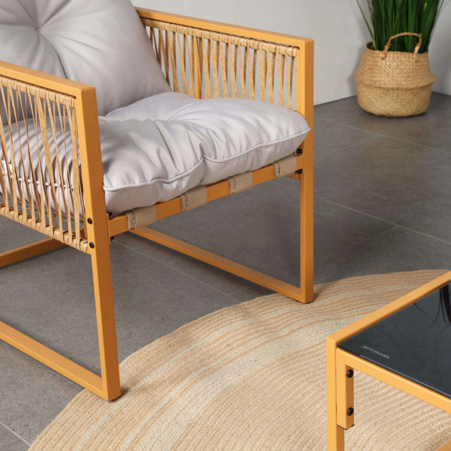 Salon de jardin 4 places effet rotin coussins gris clair FORLI