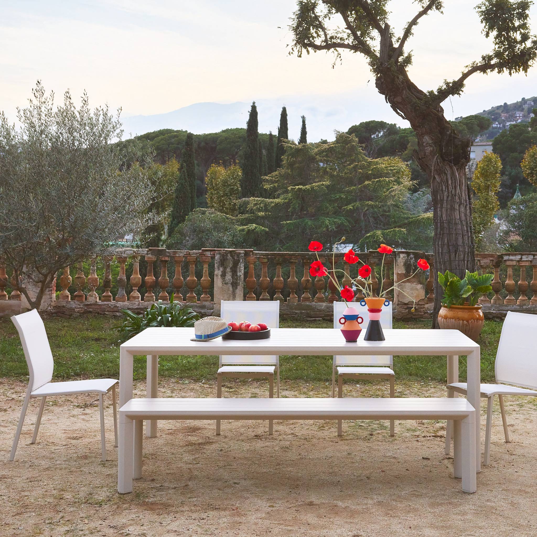 Table de jardin beige SACRAMENTO aluminium. 8 places. 220 x 100 x 75 cm