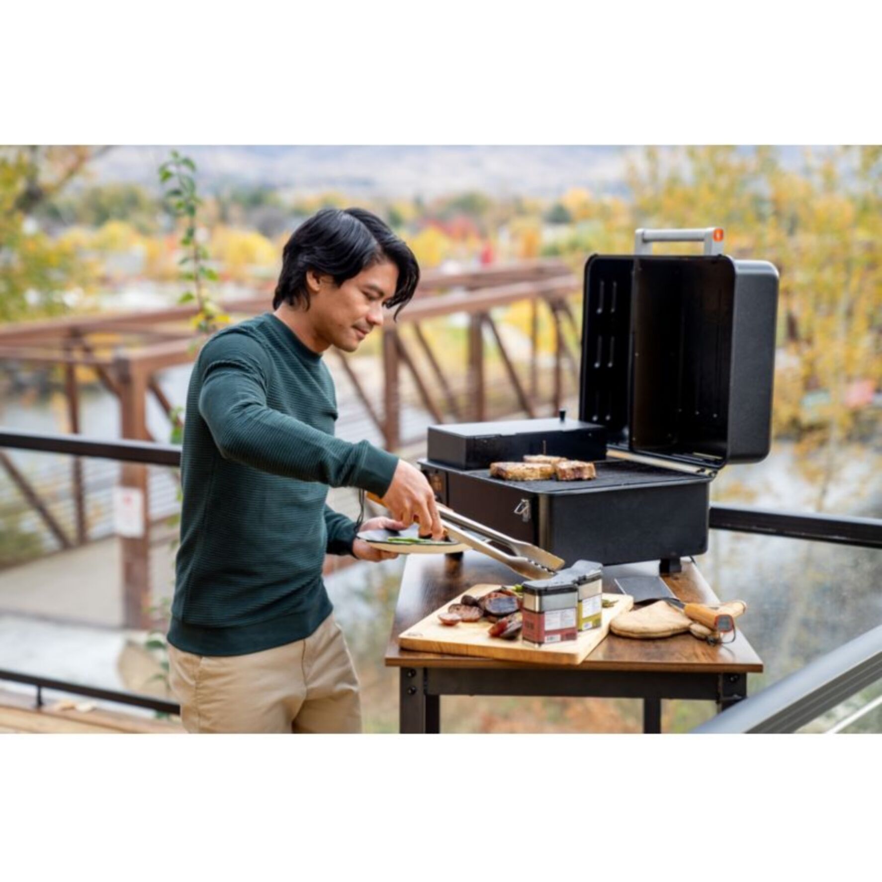 Barbecue pellet TRAEGER Ranger TFT18KLDE noir à poser, 40x29 cm