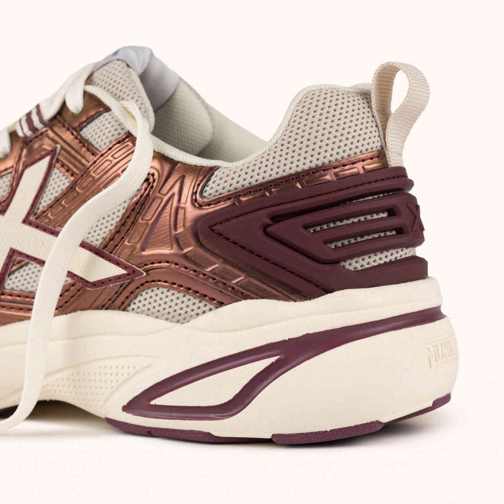 MUNICH M2000 10 Zapatillas Retro Running Granatee y Beige