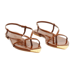 Sandalias planas marrones elegantes
