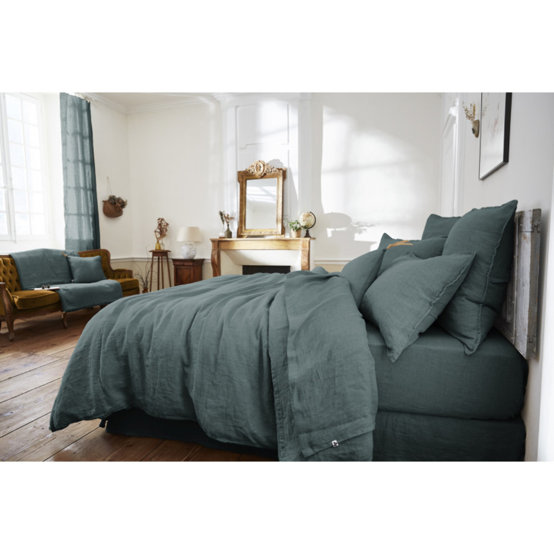 Coussin en lin lavé déhoussable 45 x 45 cm à pompons - 5 coloris - SOLINE