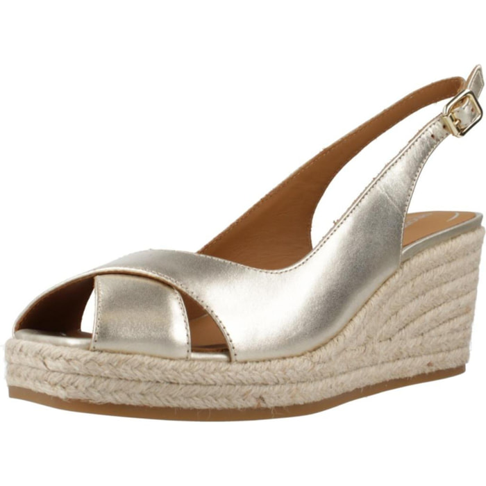 Sandalias Mujer de la marca GEOX  modelo D PANAREA A ORO