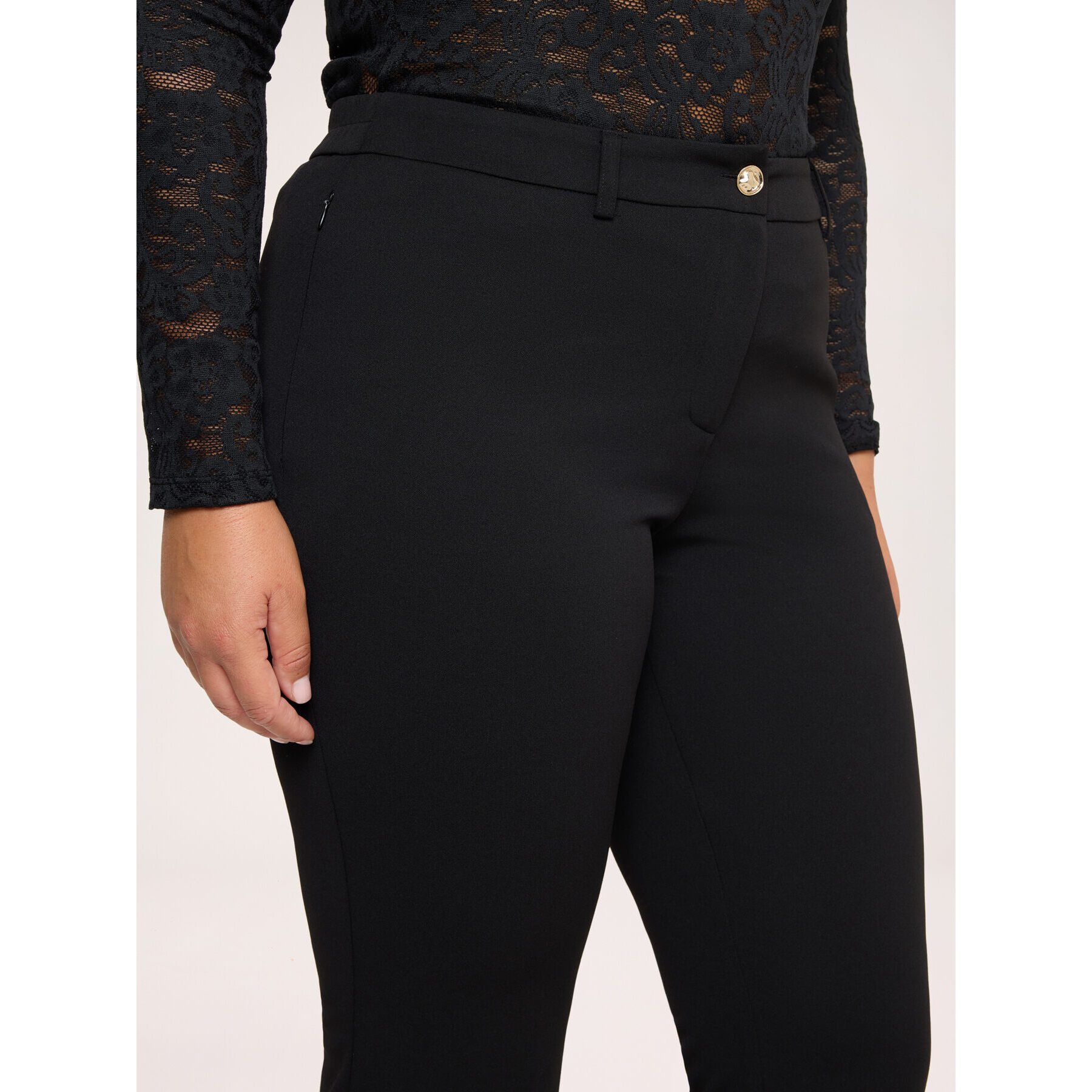 Fiorella Rubino - Pantaloni Flare in tessuto stretch - Nero