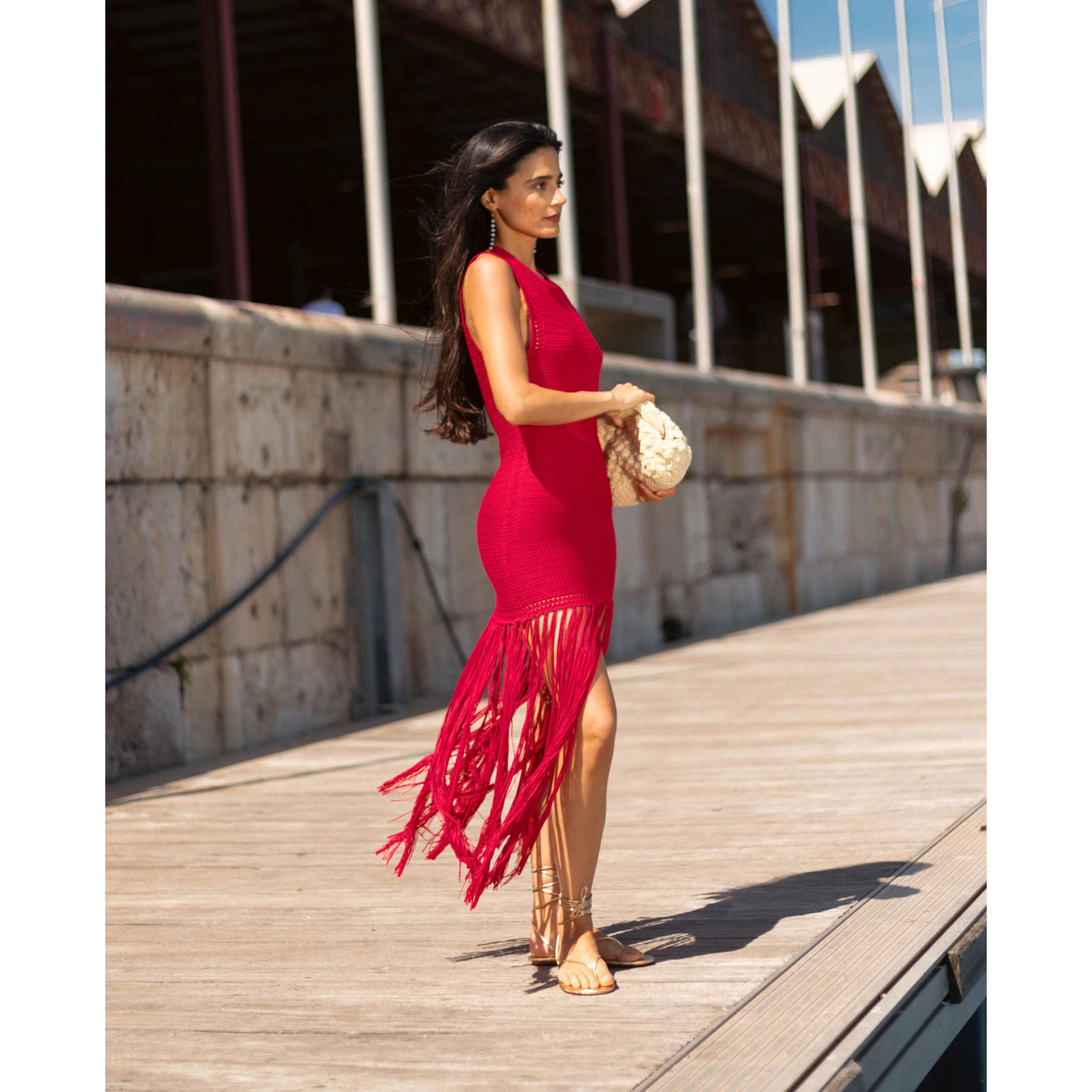 Vestido de punto elástico con flecos y corte ajustado