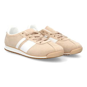 Zapatilla retro con suela dentada