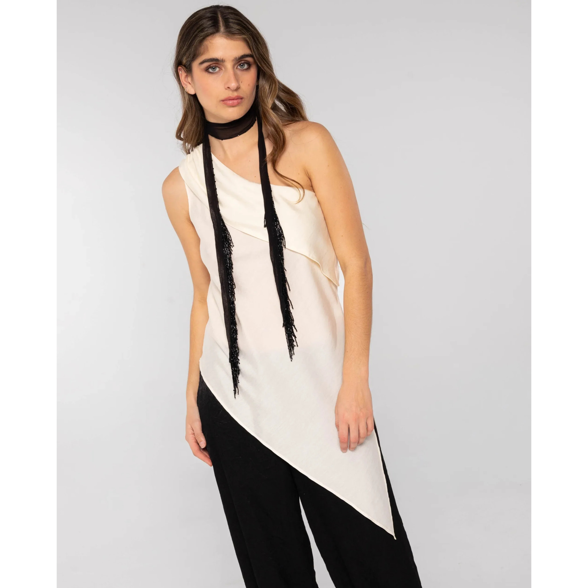 BLUSA OUT OF REACH · CRUDO