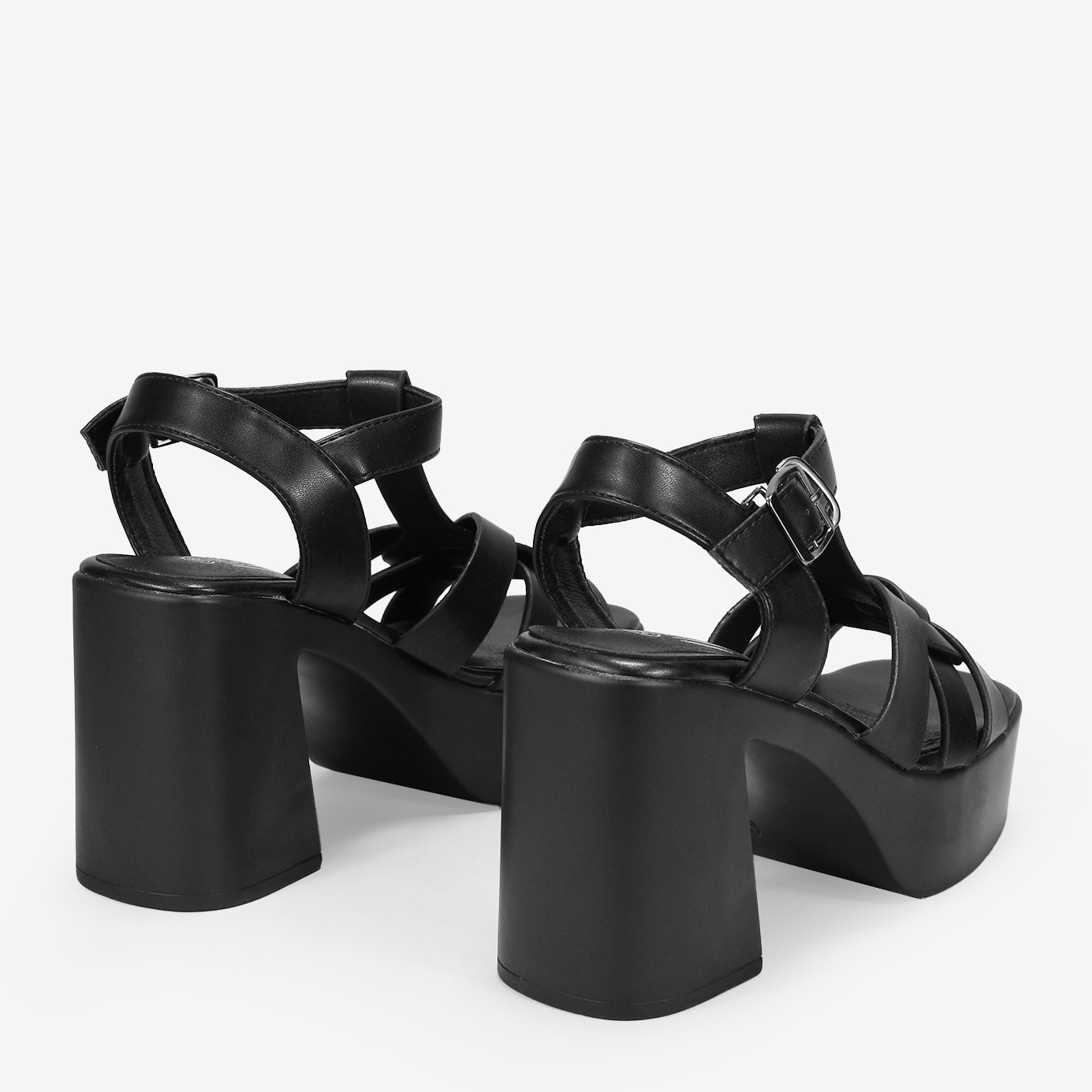 Sandalias de plataforma negras con tacón ancho